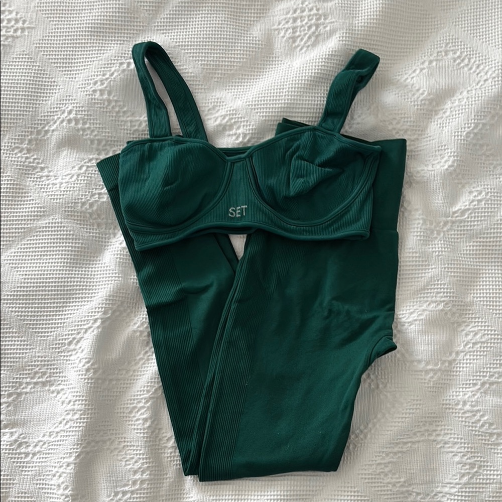 Green Sports Bra and Leggings Set